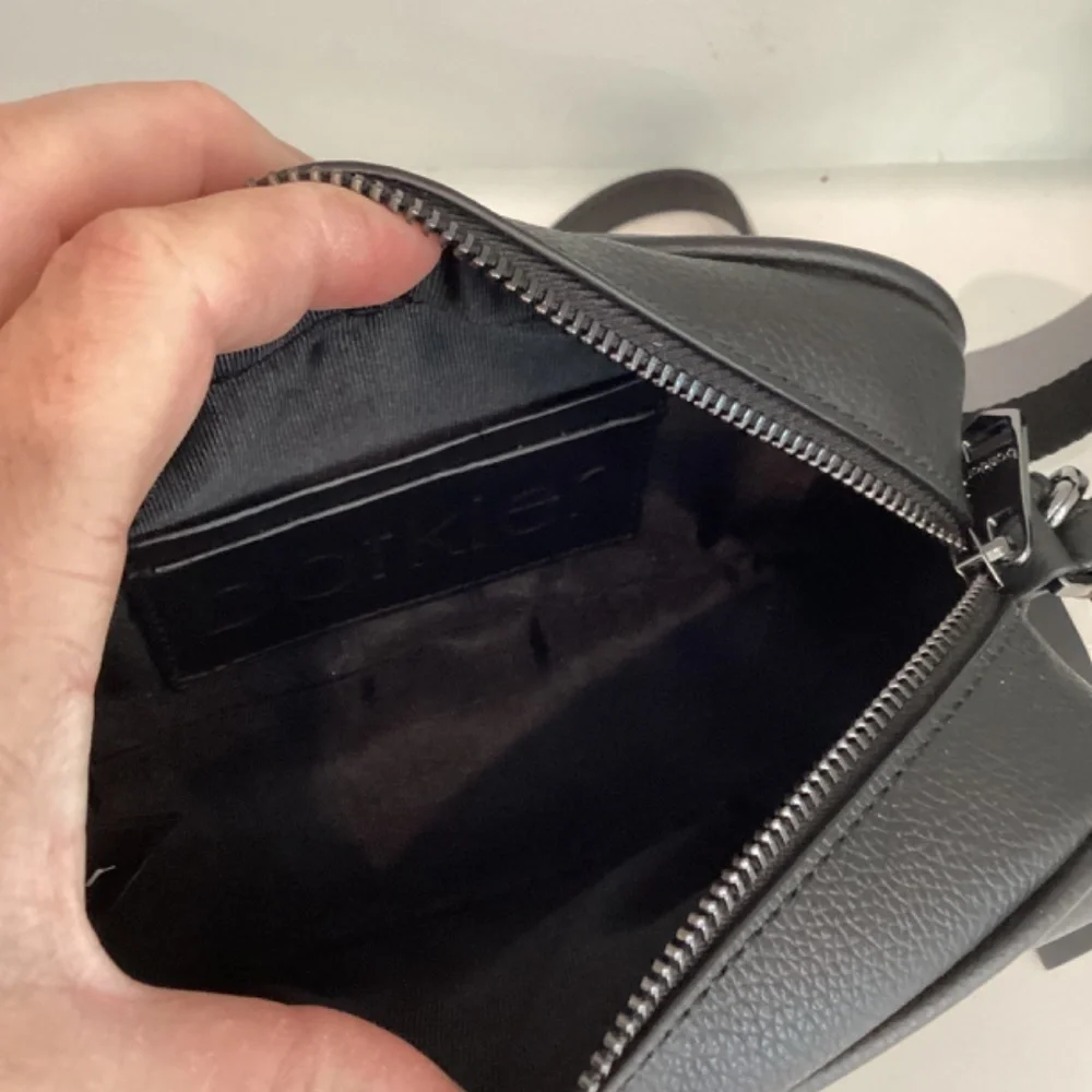 REDUCED $245 Botkier Cobble Hill Camera Crossbody Bag Black Crossgrain Leather